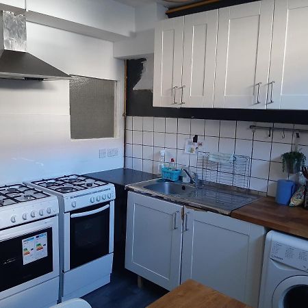 لندن Single Bedroom With Wifi Off Bricklane 3 المظهر الخارجي الصورة