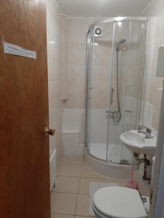 لندن Single Bedroom With Wifi Off Bricklane 3 المظهر الخارجي الصورة